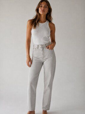 Abercrombie & Fitch The '90s Straight Ultra High Rise Jeans 28 Cream